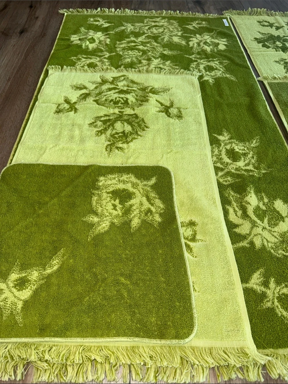 Vintage Fieldcrest Avocado/Olive Green Floral Bath Towel Set - 2 sets. NWOT